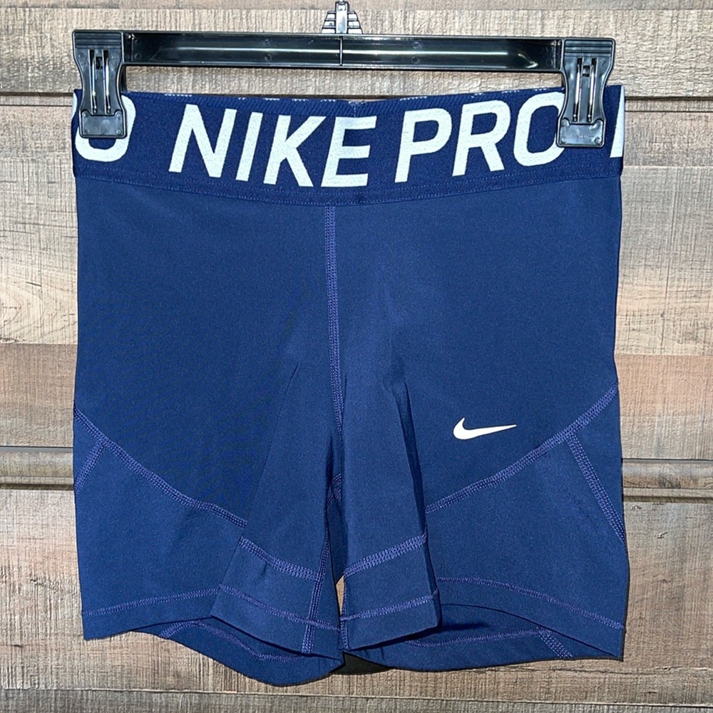 Nike | women’s Nike pro shorts